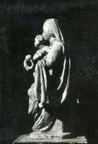 Madonna mit Kind und Erde