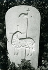 Lamm und Fahne Grabstein