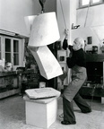 Albert Schilling mit Modell zu Spirale